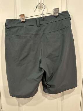 Lululemon ABC Classic-Fit Golf Shorts 10" Gray Men's Size 30